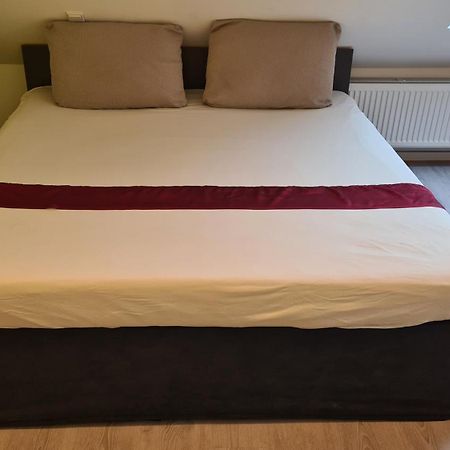 Helles Apartment In Berlin-Mariendorf Екстериор снимка