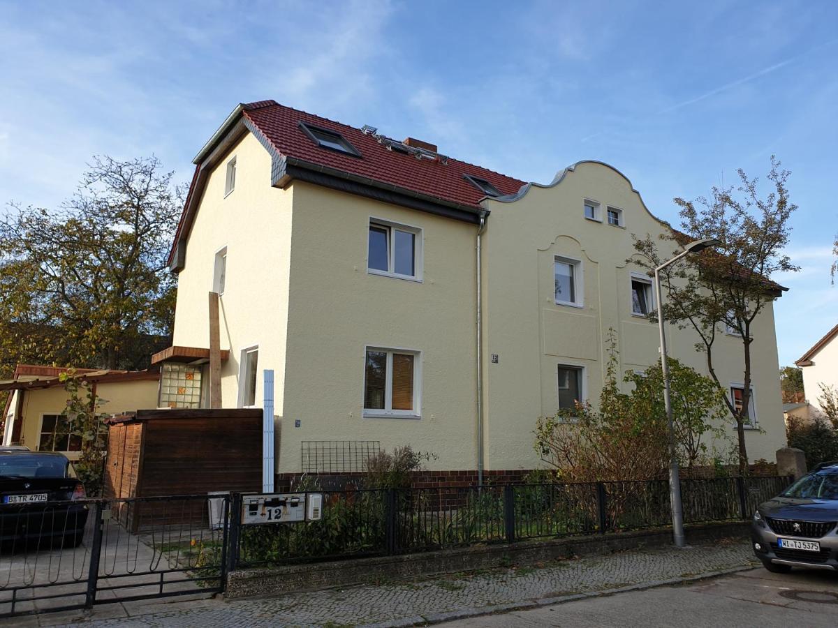 Helles Apartment In Berlin-Mariendorf Екстериор снимка